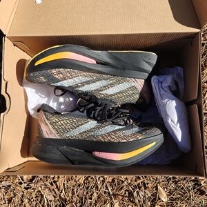 Stylish Women's Athletic Shoes with Yellow and Pink Accents